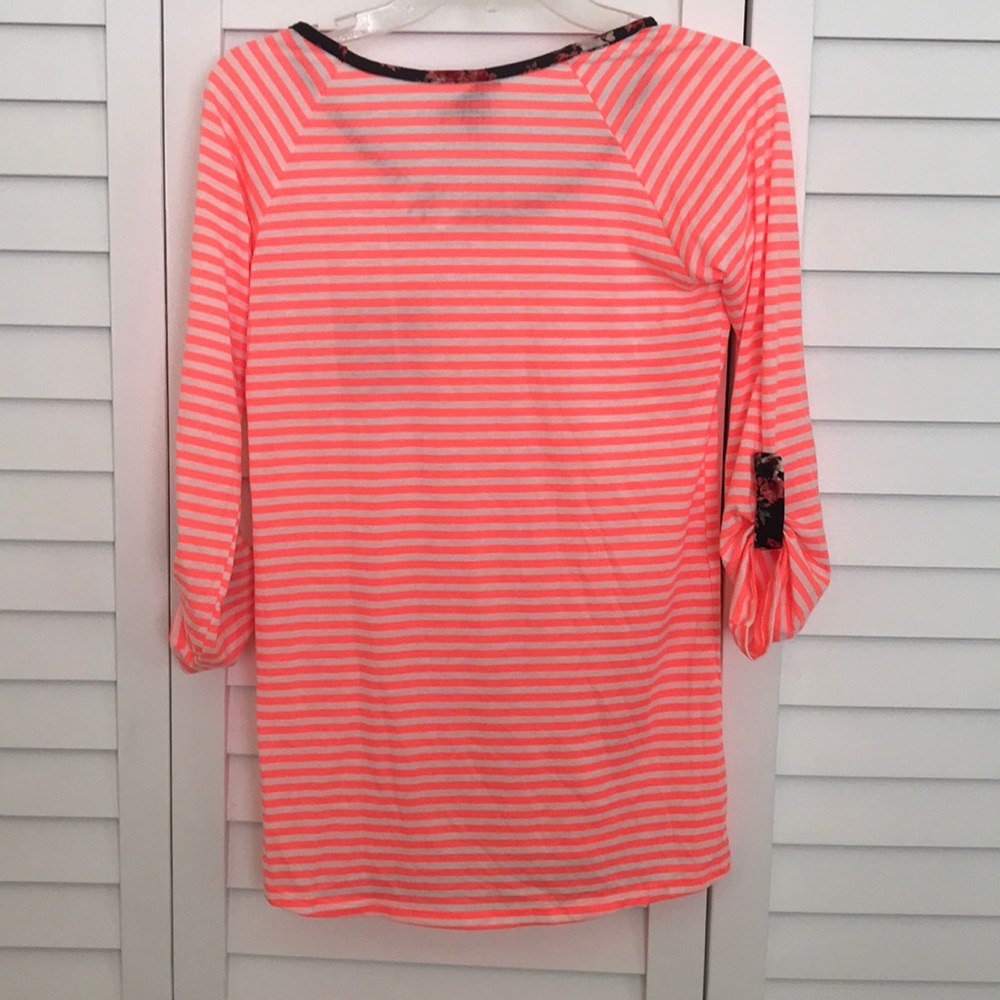 Stripe top NWT large - Picture 2 of 2